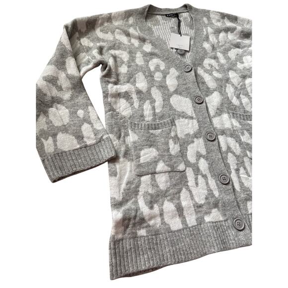Very J Animal Print Button Down Cardigan Sweater Gray Size Large - Picture 7 of 10